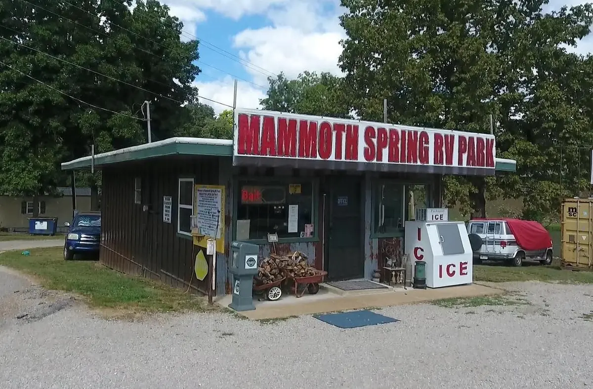 107 Us 63, Mammoth Spring, AR 72554