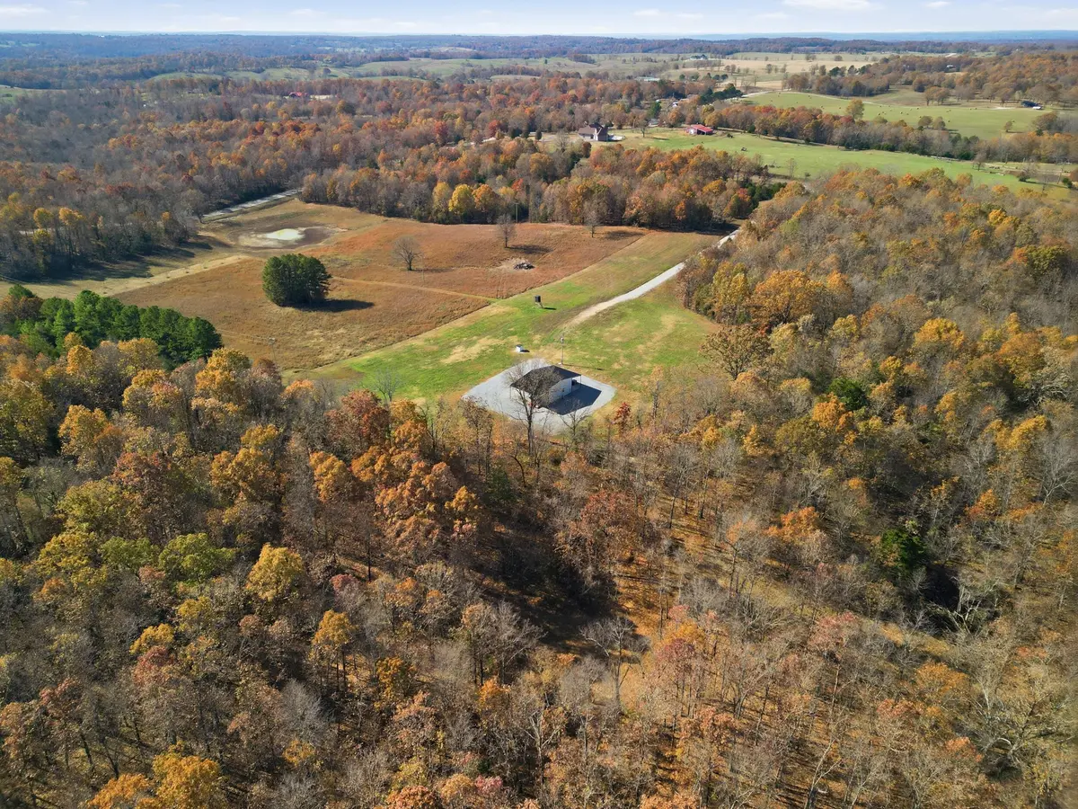170 Ee HWY, Thayer, MO 65791