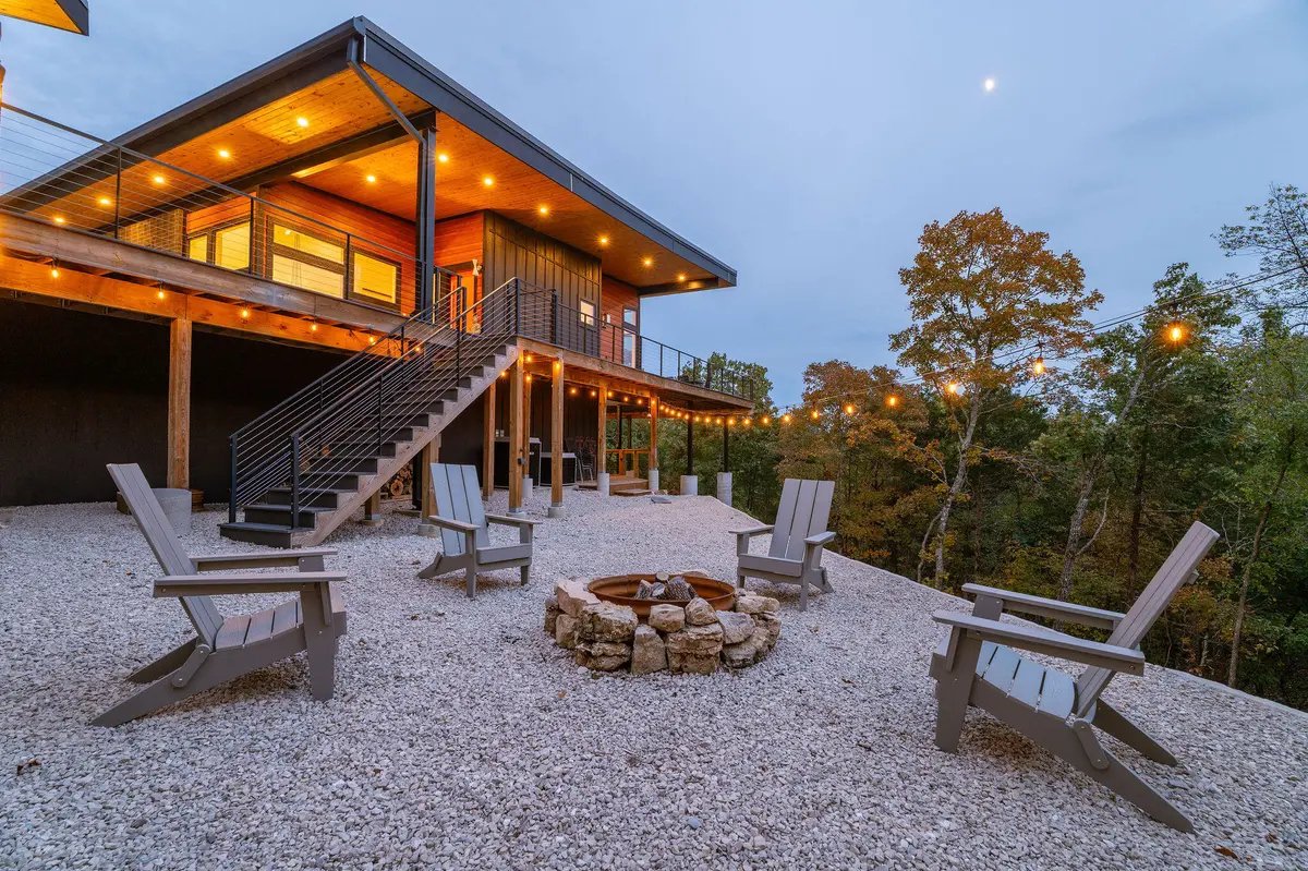 176 Canada DR, Branson West, MO 65737