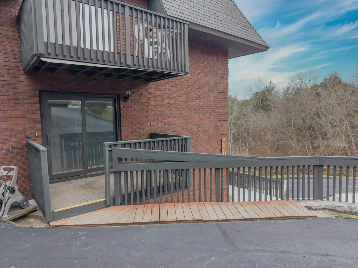 150 Sunken Forest DR #Bldg 1 Unit 101, Forsyth, MO 65653