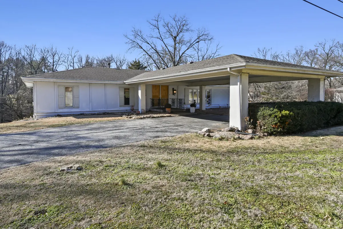 4254 E Ridgeview DR, Springfield, MO 65809