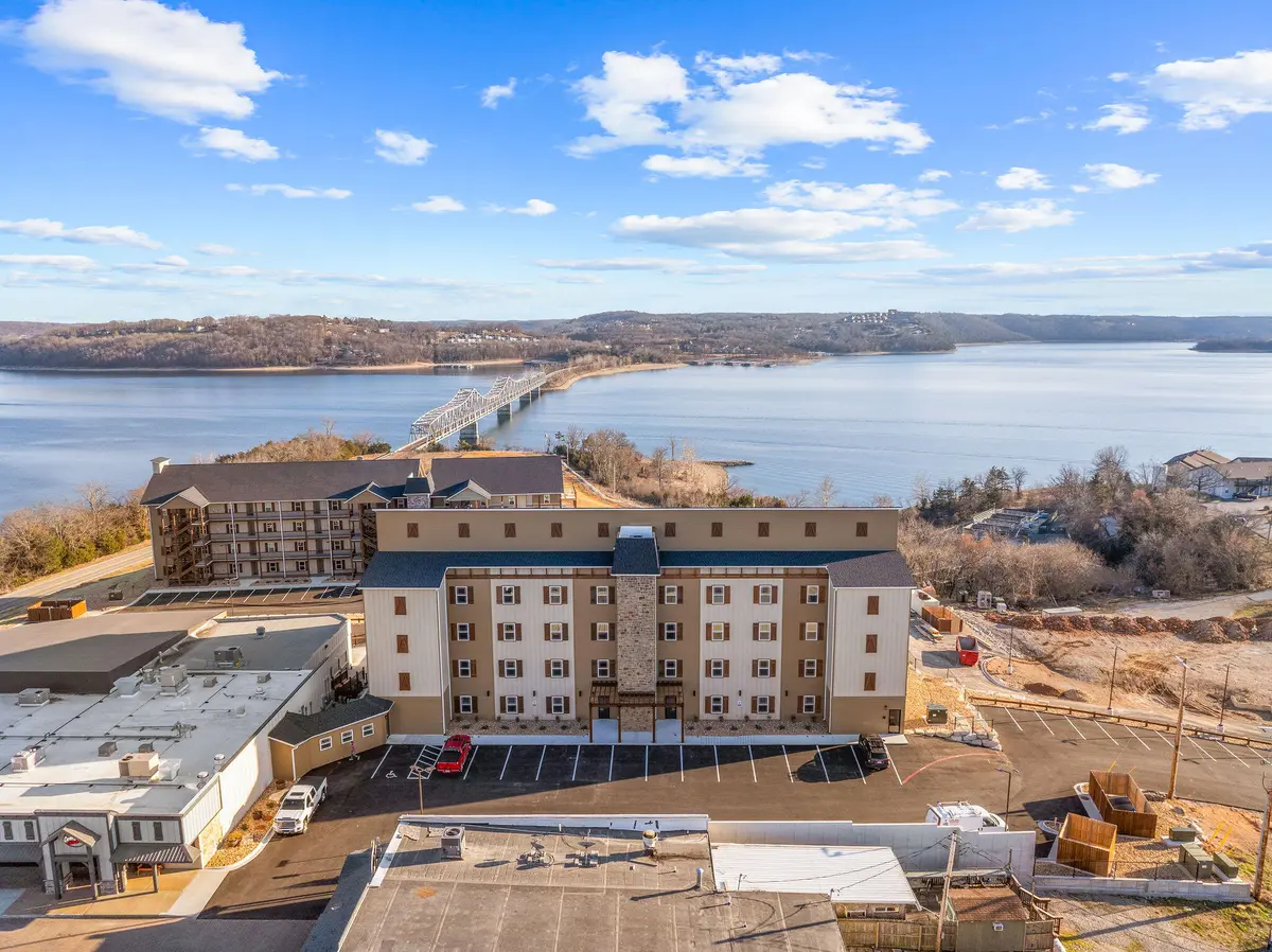 88 Towers Aly Unit #206, Kimberling City, MO 65686