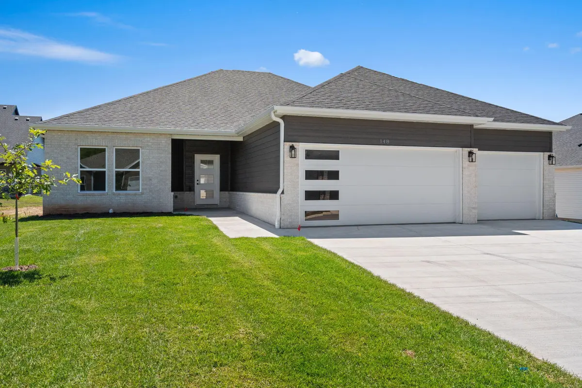 148 E Kelce LN, Republic, MO 65738