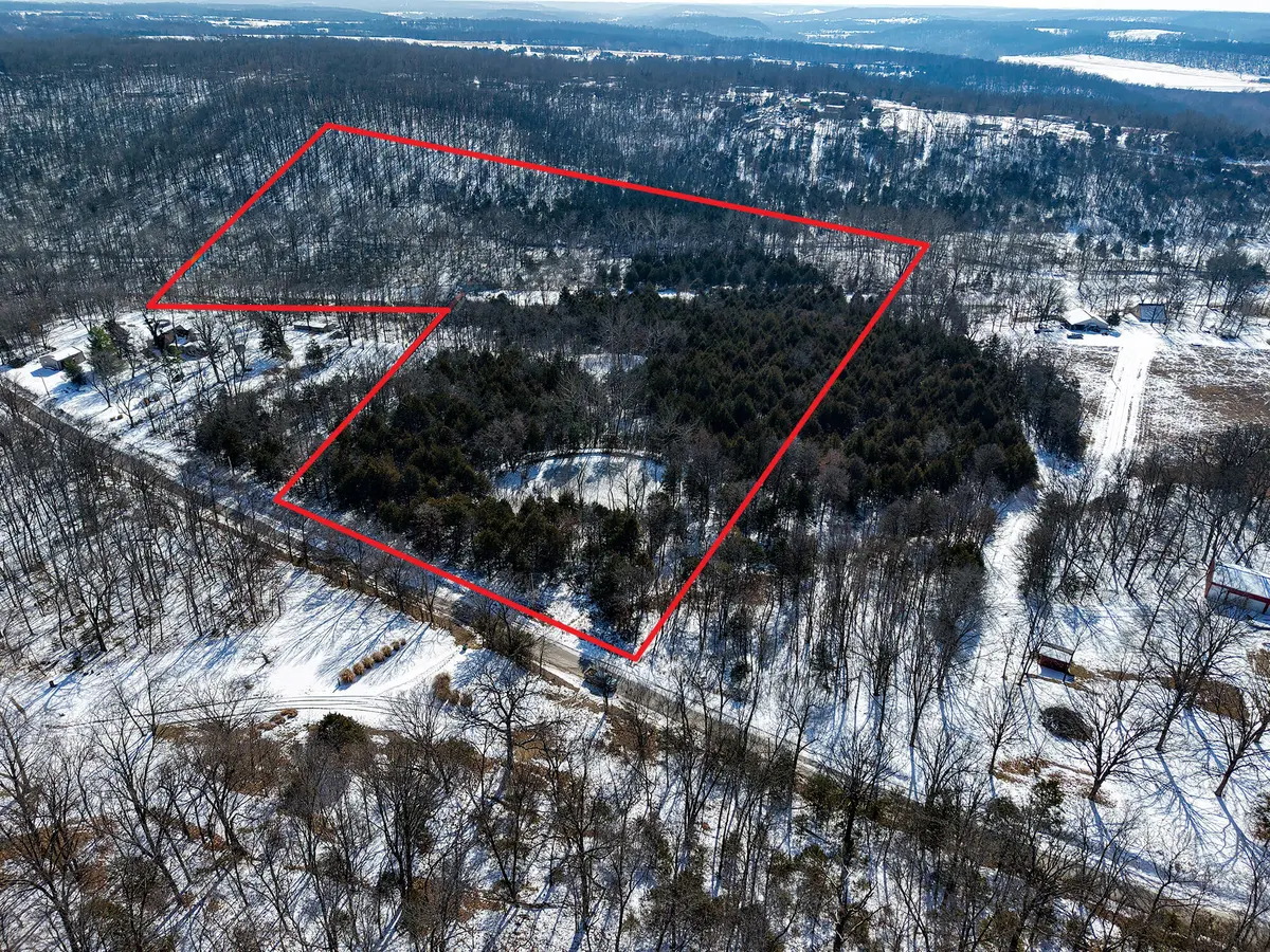 000 E 562nd RD, Brighton, MO 65617