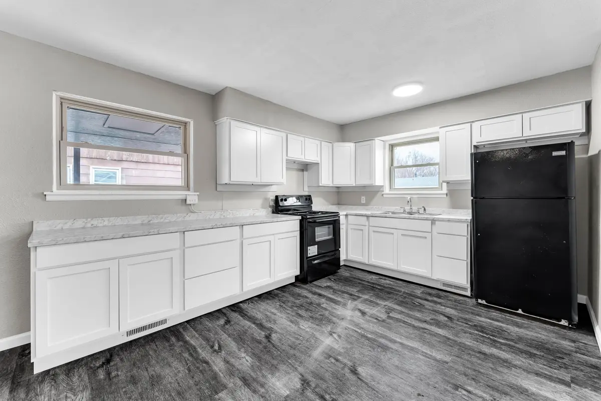 1500 W Hamilton ST, Springfield, MO 65802