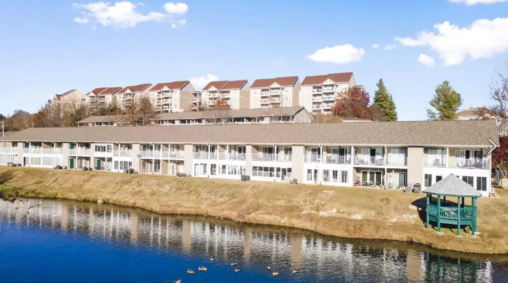 31 Golfshores DR #Apt 19, Branson, MO 65616