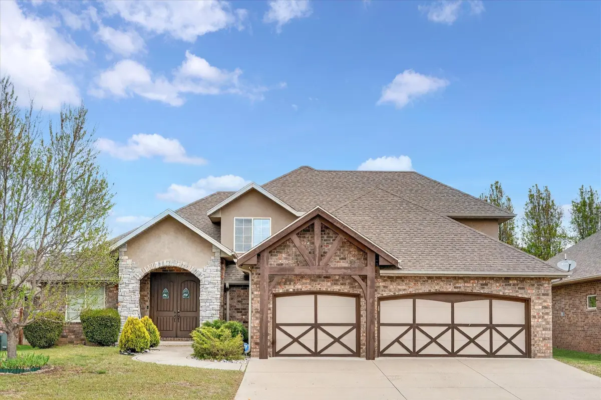 3245 W Brett DR, Springfield, MO 65810