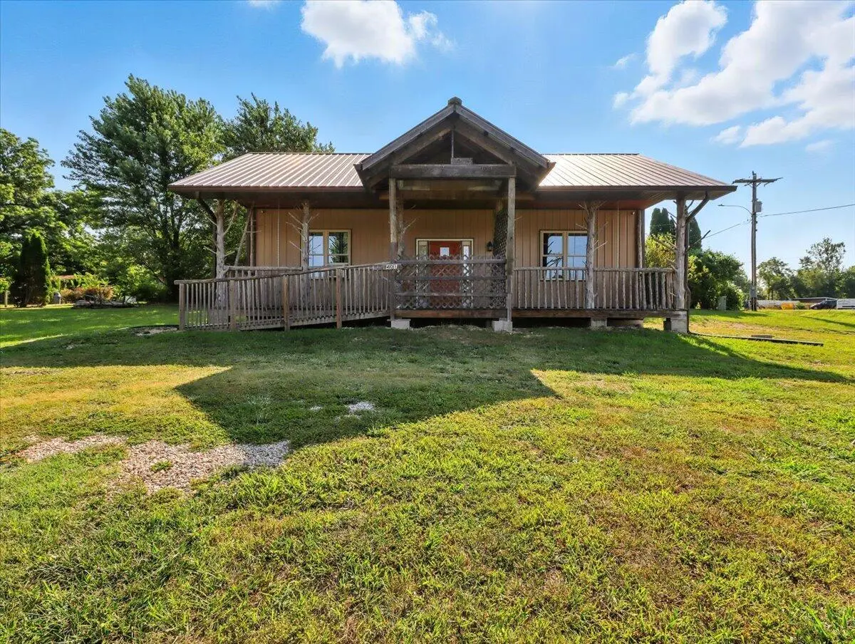 401 N Busch ST, Mountain Grove, MO 65711