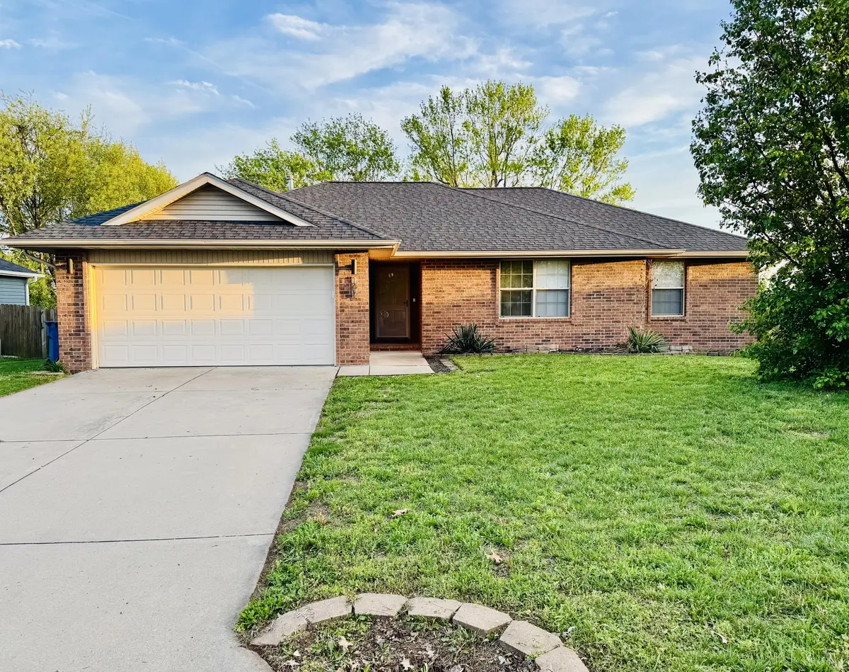 142 W Trail Point DR, Nixa, MO 65714