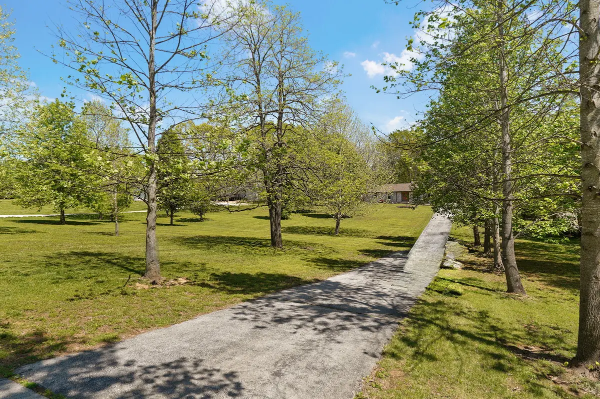 1250 S Farm Road 205, Springfield, MO 65809