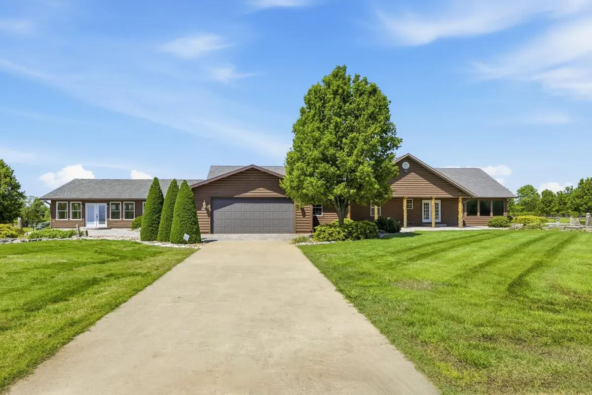 9617 County Lane 262, Carl Junction, MO 64834