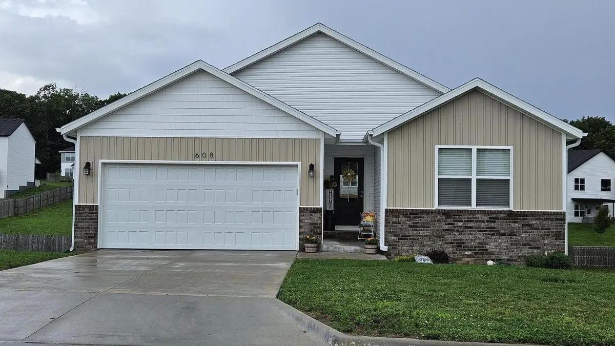 608 N Cheyenne Valley RD, Nixa, MO 65714