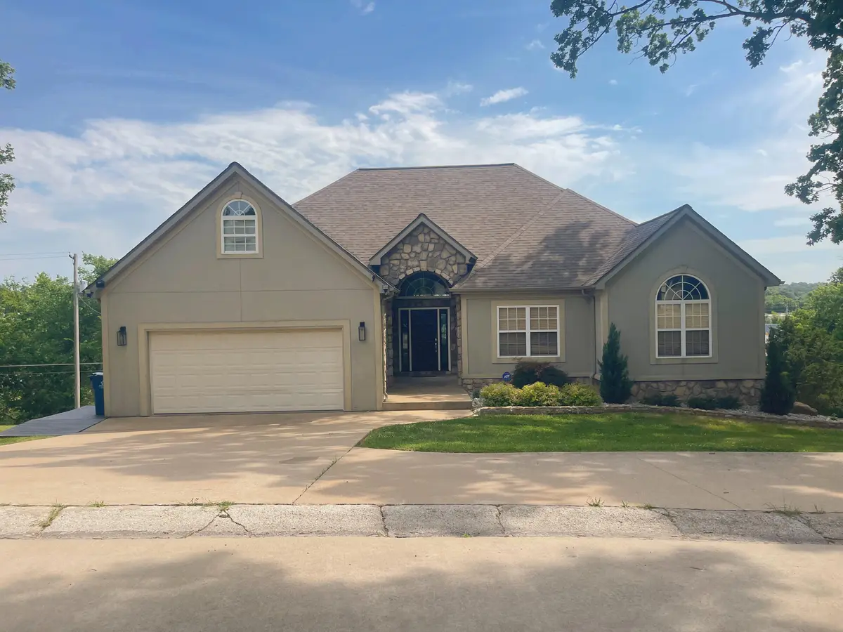 813 Roundup, Neosho, MO 64850