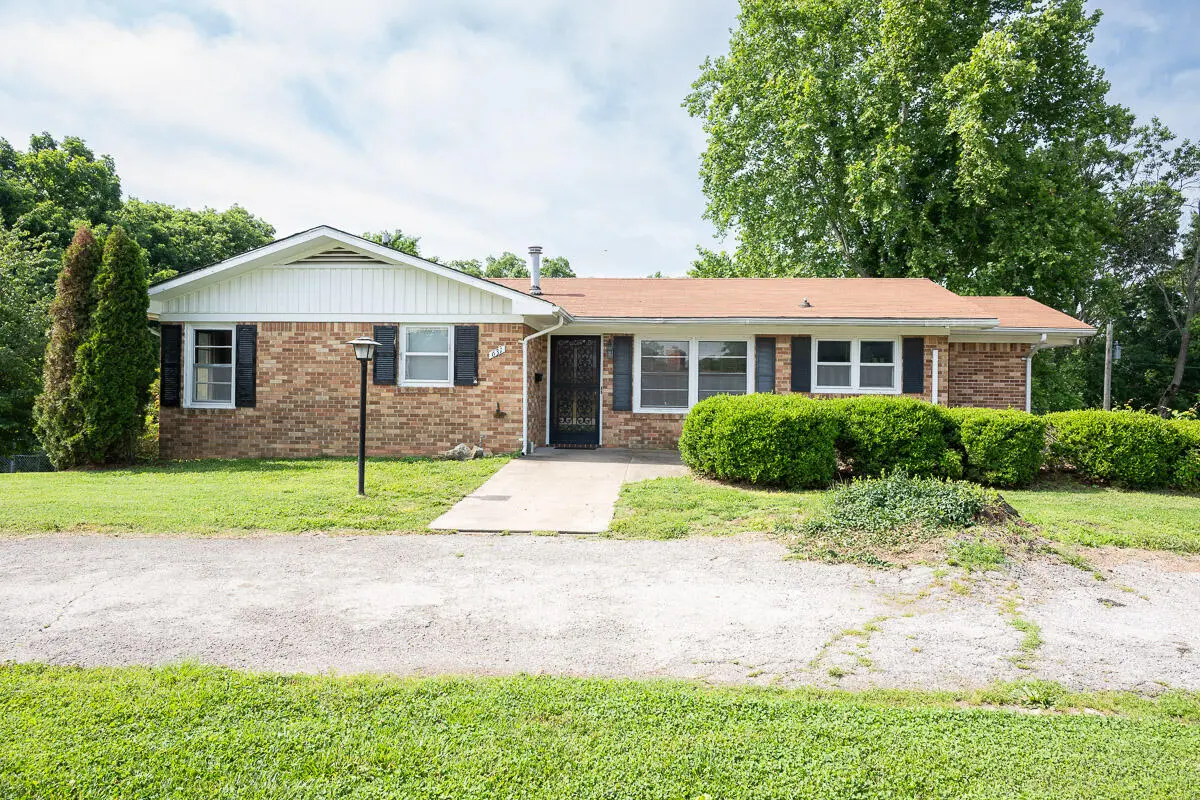 631 W South ST, Neosho, MO 64850