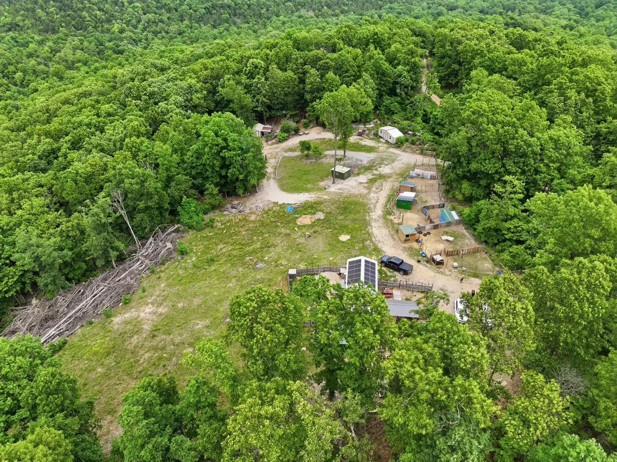 12 Flowstone LN, Gainesville, MO 65655