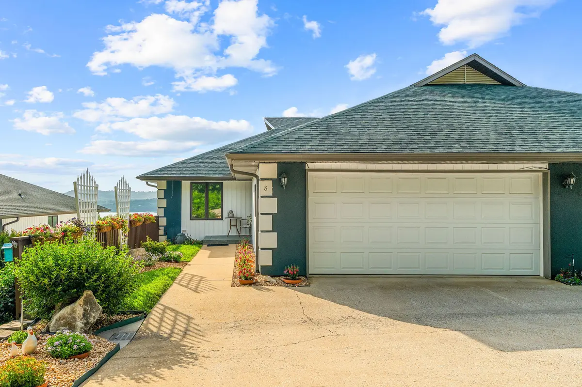 201 Point Seven RD #8, Kimberling City, MO 65686