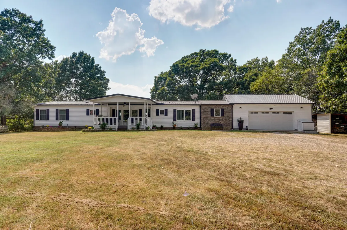 251-D Holly LN, Galena, MO 65656