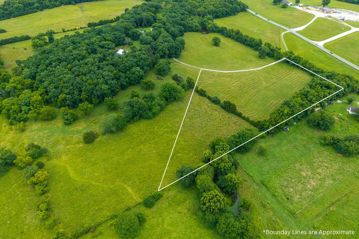 3 State Highway 32, Stockton, MO 65785