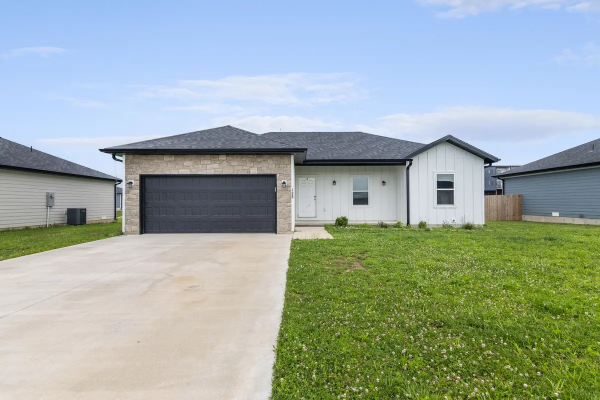 155 W Bluegrass ST, Rogersville, MO 65742