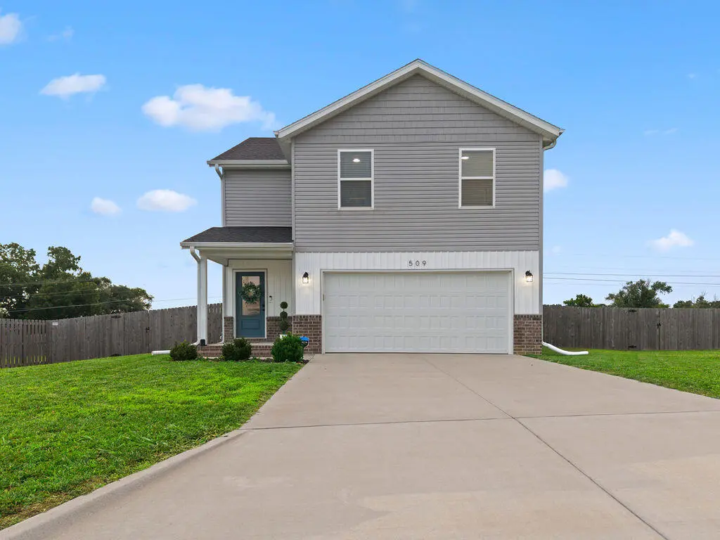 509 N Pine Leaf RD, Nixa, MO 65714