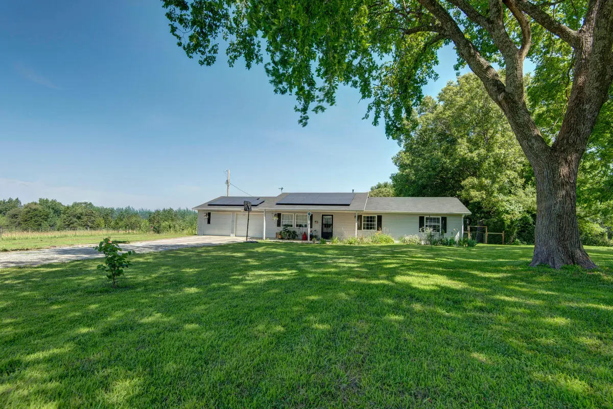 4302 Uu RD, Elkland, MO 65644