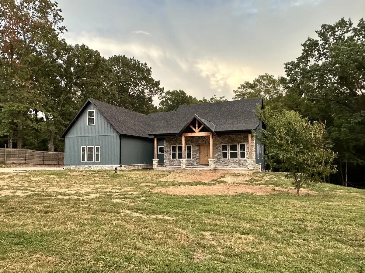 2094 N Farm Road 241, Strafford, MO 65757