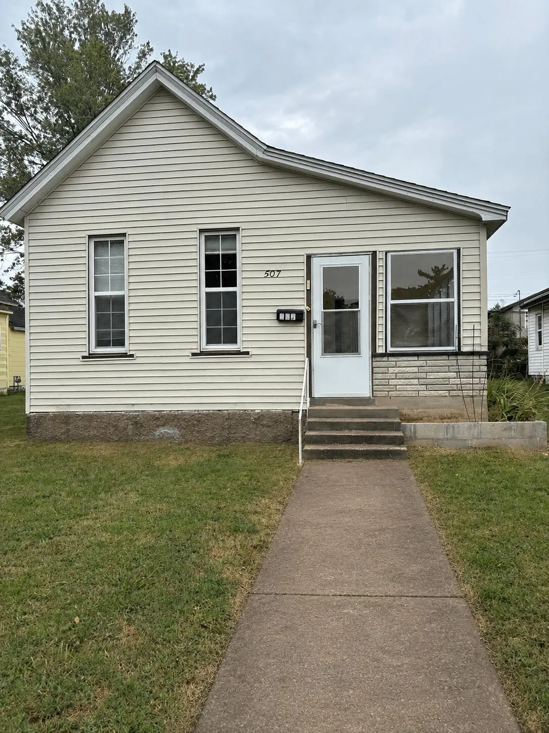 507 3rd ST, Monett, MO 65708