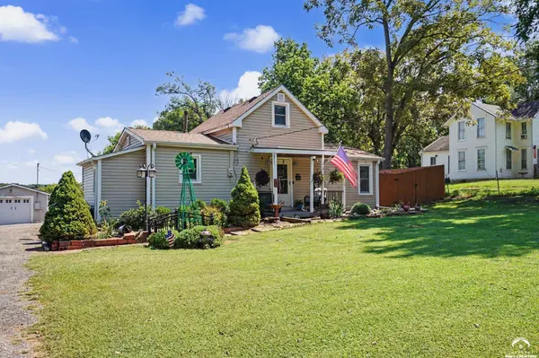 528 Whitfield ST, Lecompton, KS 66050