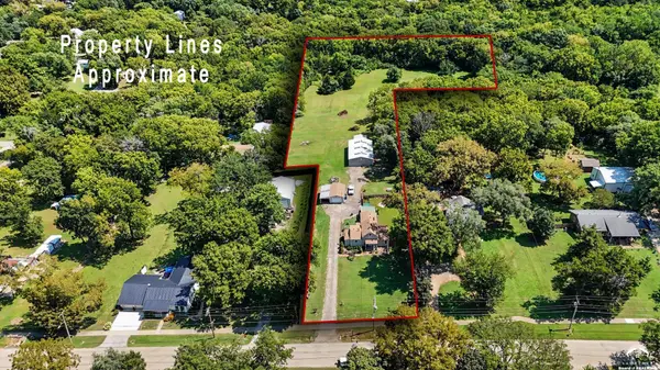 528 Whitfield ST, Lecompton, KS 66050