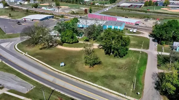 130 N Howell AVE, West Plains, MO 65775