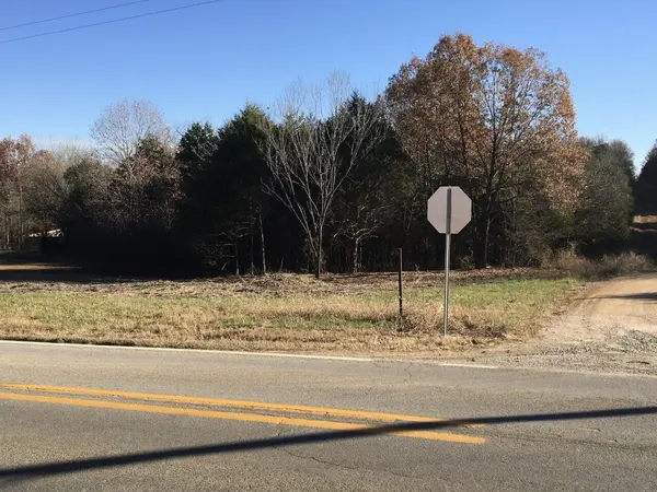 000 Cedar LN, Diamond City, AR 72630