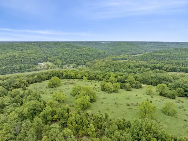 735 Co Rd Uu-551, Sparta, MO 65753