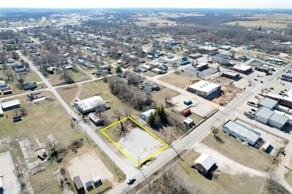 212 E East ST, Stockton, MO 65785