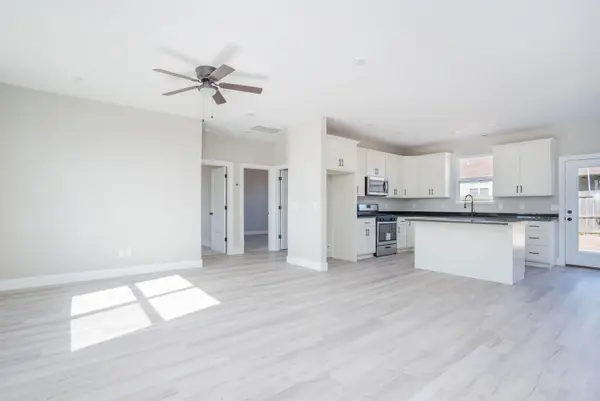 1213 N London PL, Republic, MO 65738