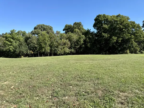 2548 N Arrow LN, Springfield, MO 65802