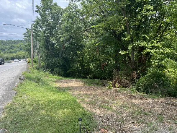 2229 S Business 65, Hollister, MO 65672