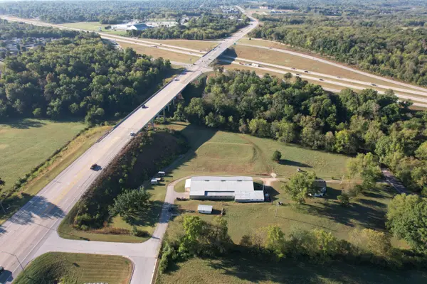 3350 S Kauffman RD, Springfield, MO 65807