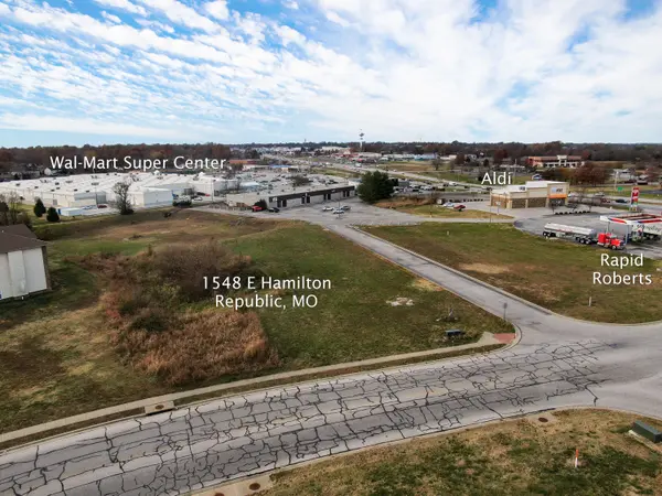 1548 E Hamilton ST, Republic, MO 65738
