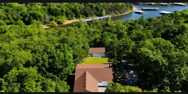 610 Double O Nine RD, Reeds Spring, MO 65737