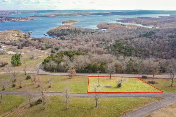 7a Carriage Oaks DR, Reeds Spring, MO 65737