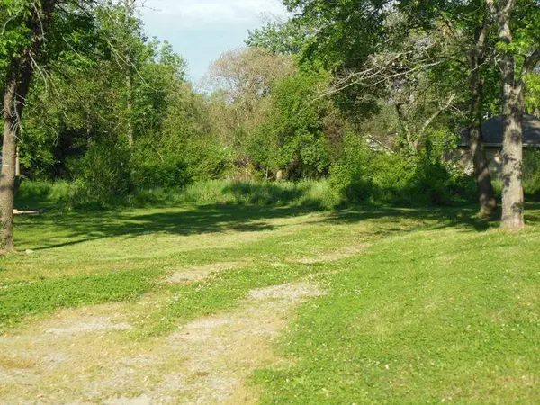 415 N Grand ST, Willow Springs, MO 65793