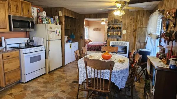 3121 South 25th Road, Humansville, MO 65674