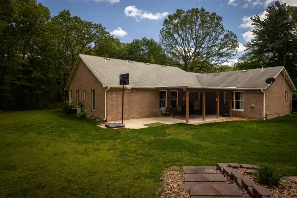 1219 County Road 6170, West Plains, MO 65775