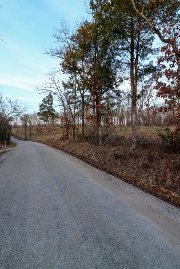 000 Barton RD, Cedarcreek, MO 65627