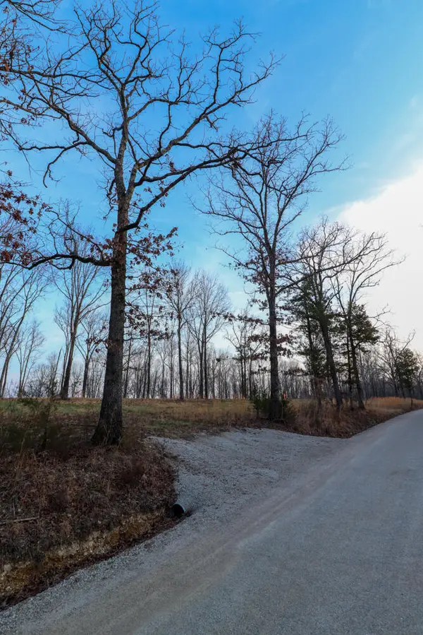 000 Barton RD, Cedarcreek, MO 65627