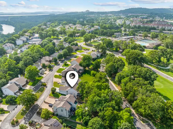 185 Eagle Pointe DR, Branson, MO 65616