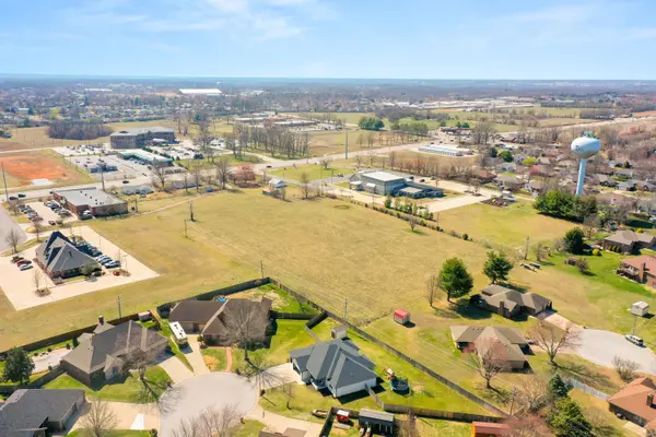 903-907 W Mt. Vernon ST, Nixa, MO 65714
