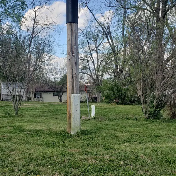 312 W 11th ST, Mountain Grove, MO 65711