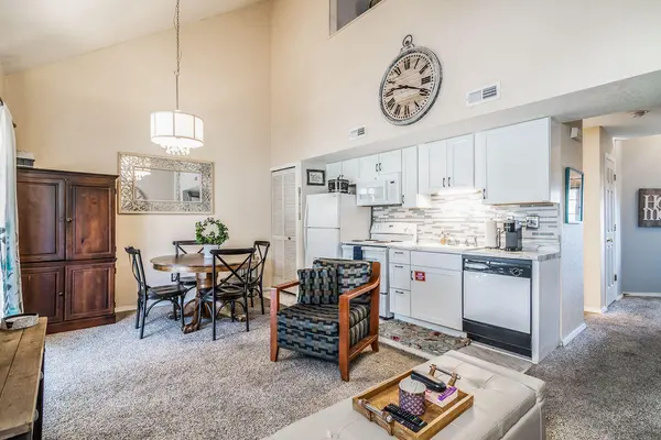 590, 13 Abby Ln, Woodpecker LN #8, 2, Branson, MO 65616