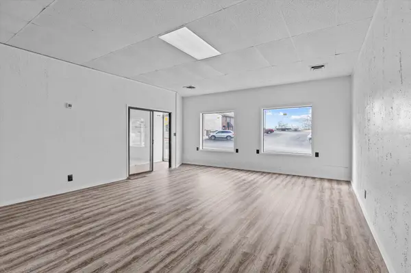 106 E Commercial ST, Mansfield, MO 65704
